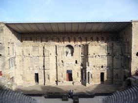Orange, le front de scène du théâtre<br />© J.-Ch. Moretti